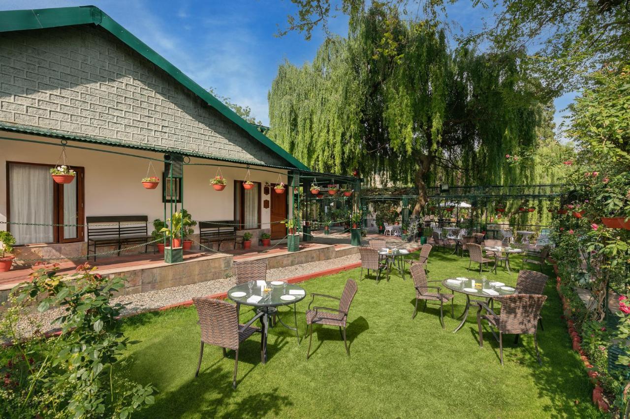 Shervani Hilltop Resort Nainital Exterior foto